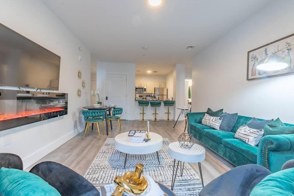 2 Bedroom 2 Bath Suite, Near American Dream And The Airport, Free Parking, King Bed And 2 Queen Beds, Washer And Dryer Orange Экстерьер фото
