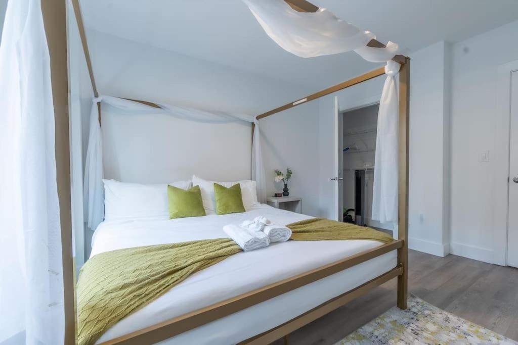 2 Bedroom 2 Bath Suite, Near American Dream And The Airport, Free Parking, King Bed And 2 Queen Beds, Washer And Dryer Orange Экстерьер фото