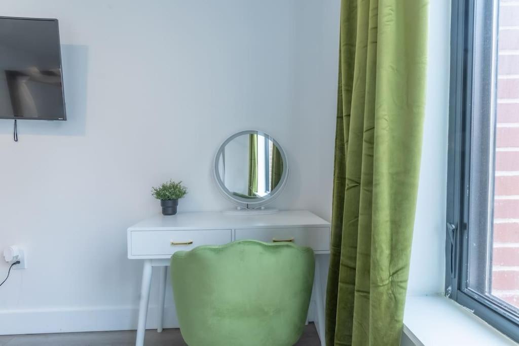 2 Bedroom 2 Bath Suite, Near American Dream And The Airport, Free Parking, King Bed And 2 Queen Beds, Washer And Dryer Orange Экстерьер фото
