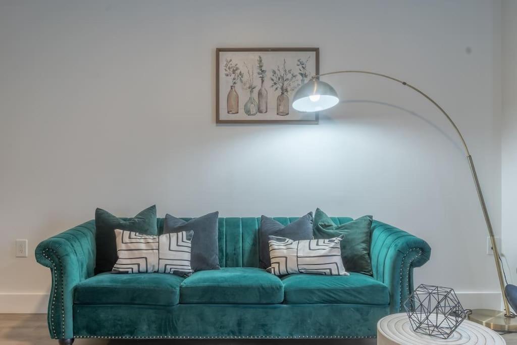 2 Bedroom 2 Bath Suite, Near American Dream And The Airport, Free Parking, King Bed And 2 Queen Beds, Washer And Dryer Orange Экстерьер фото